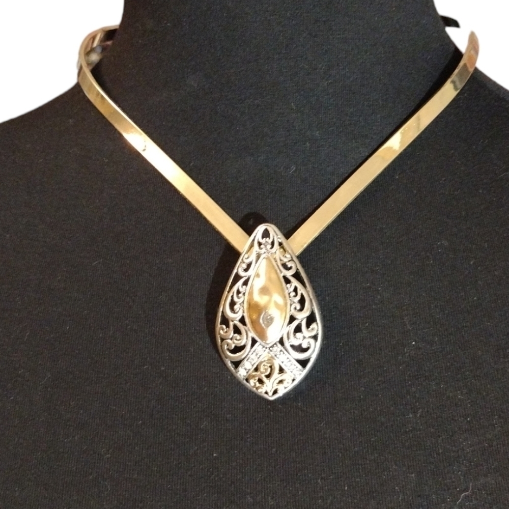 Two Tone Tear Drop Filagree Pendant NWOT